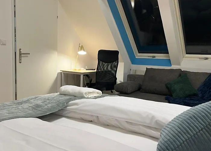 Simple Private In 3br Shared Apartment, Well Connected Location