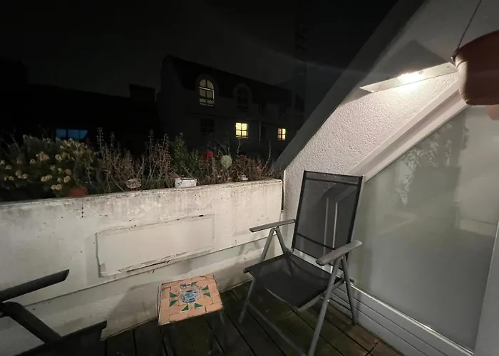 Simple Private In 3br Shared Apartment, Well Connected Location Apartamento