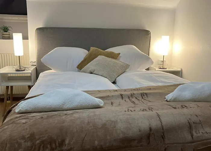 Simple Private In 3br Shared Apartment, Well Connected Location *