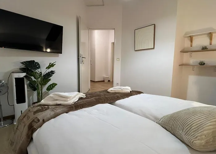 Simple Private In 3br Shared Apartment, Well Connected Location Apartamento *