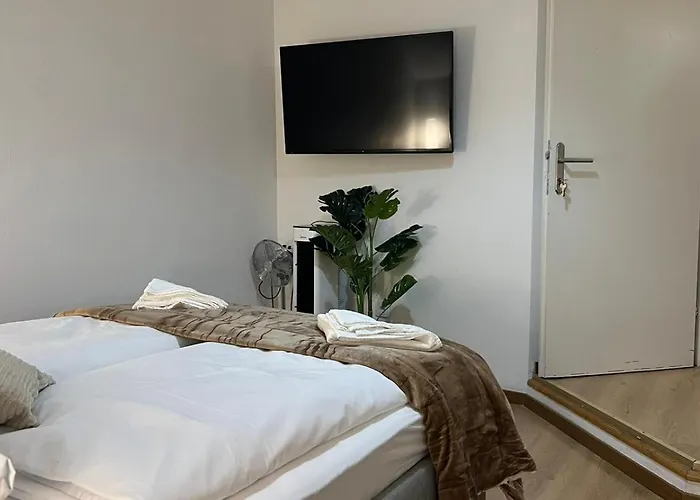 Apartamento Simple Private In 3br Shared Apartment, Well Connected Location