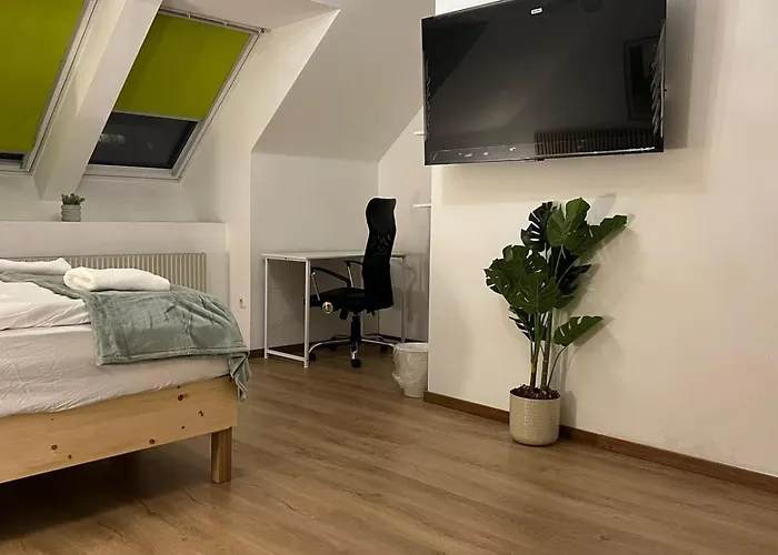 Apartamento Simple Private In 3br Shared Apartment, Well Connected Location *
