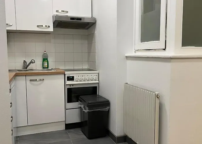 Simple Private In 3br Shared Apartment, Well Connected Location Apartamento *